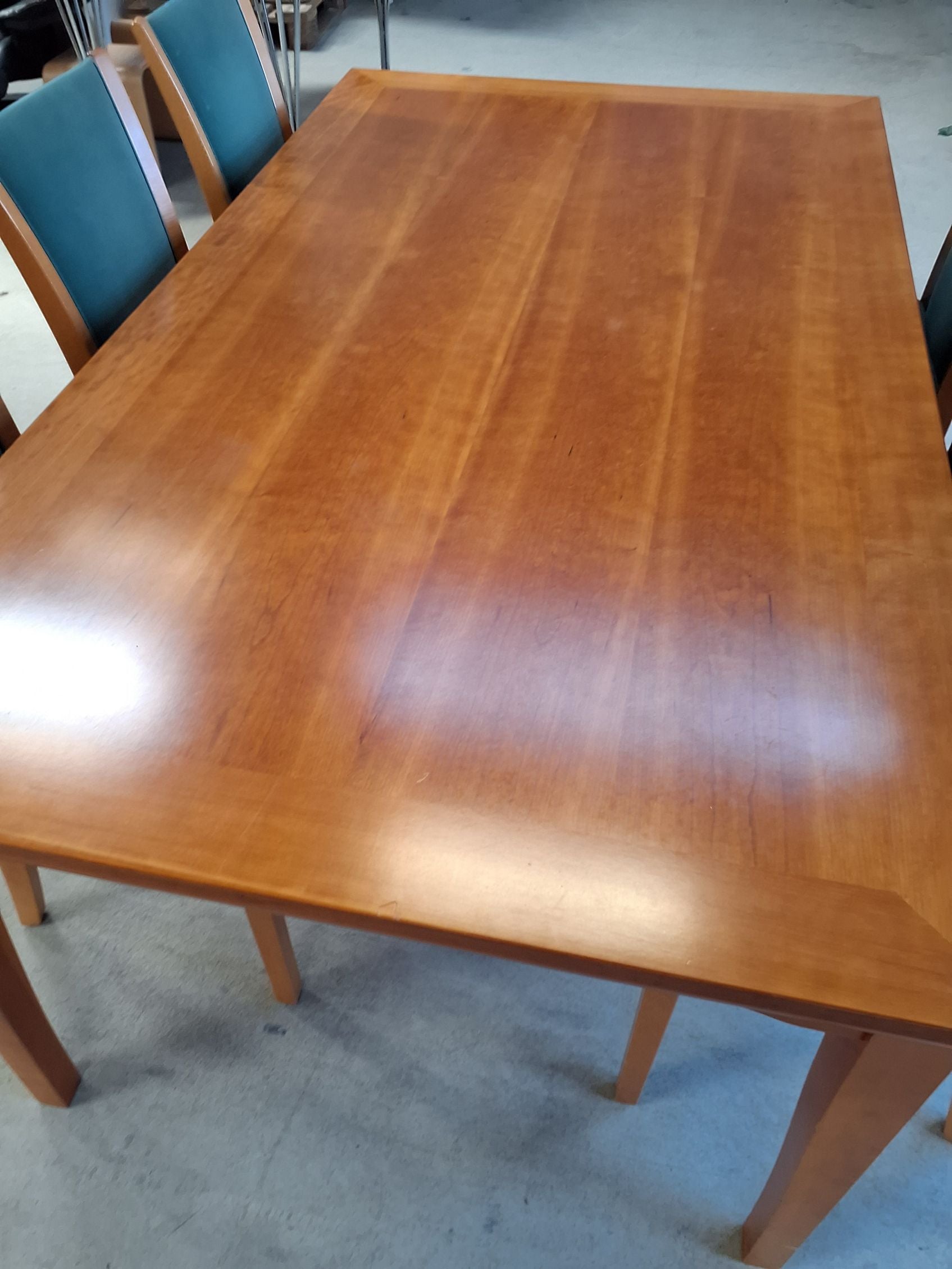 Bord og 6 stole, skovby